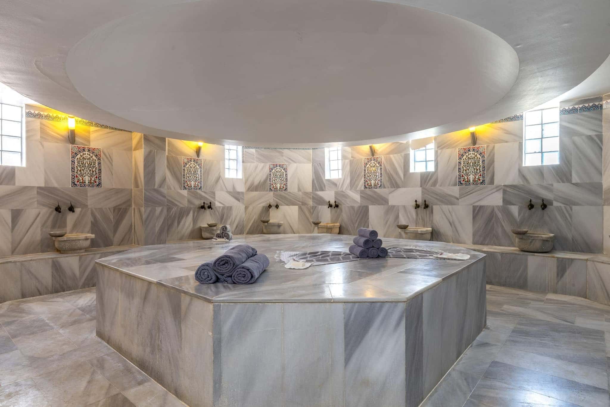 Sarıtaş Hotel SPA — geleneksel Türk hamamı, sauna ve masaj üniteleri