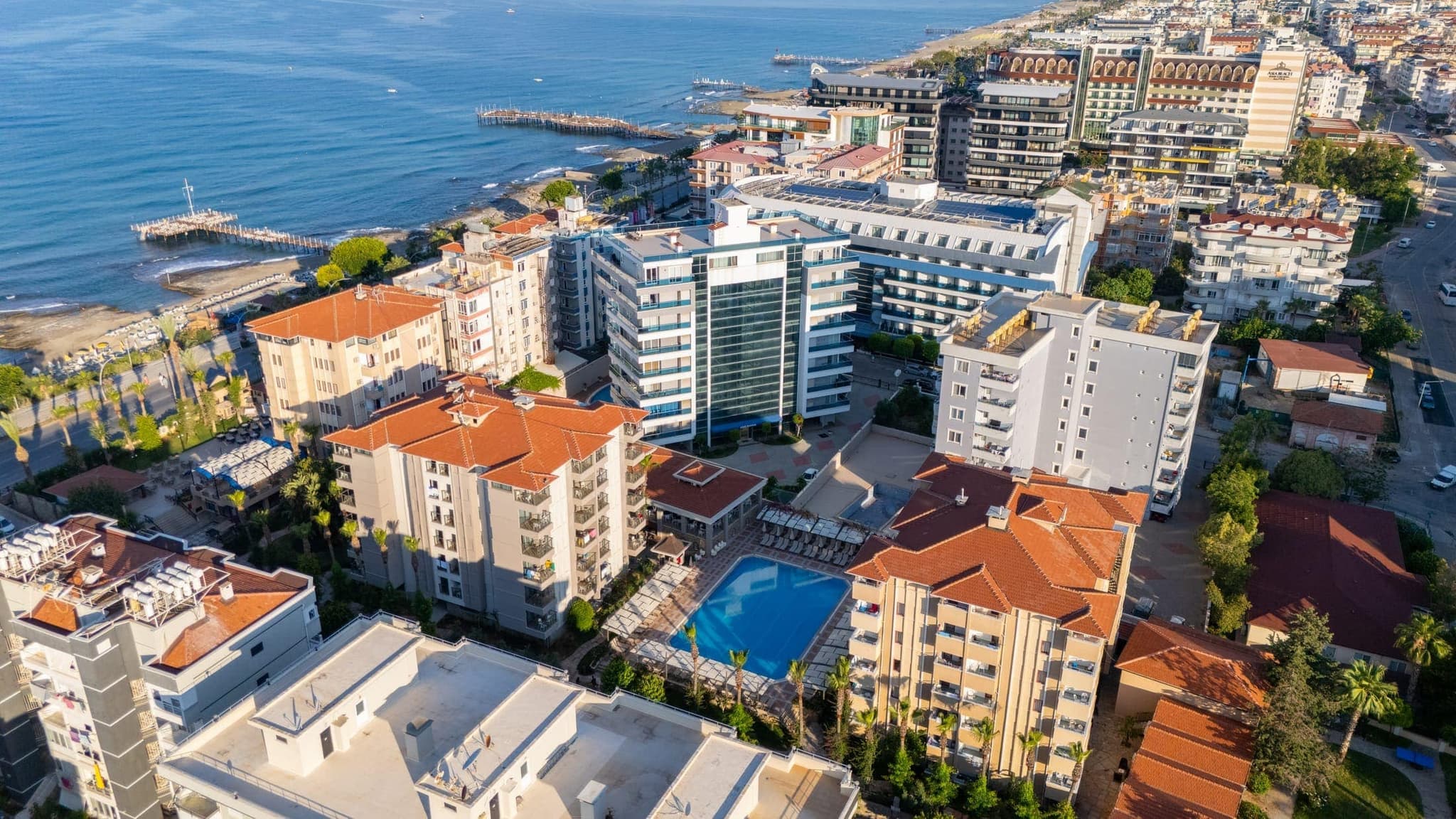 Sarıtaş Hotel Alanya Tosmur havadan görünüm — denize sıfır 4 yıldızlı herşey dahil otel
