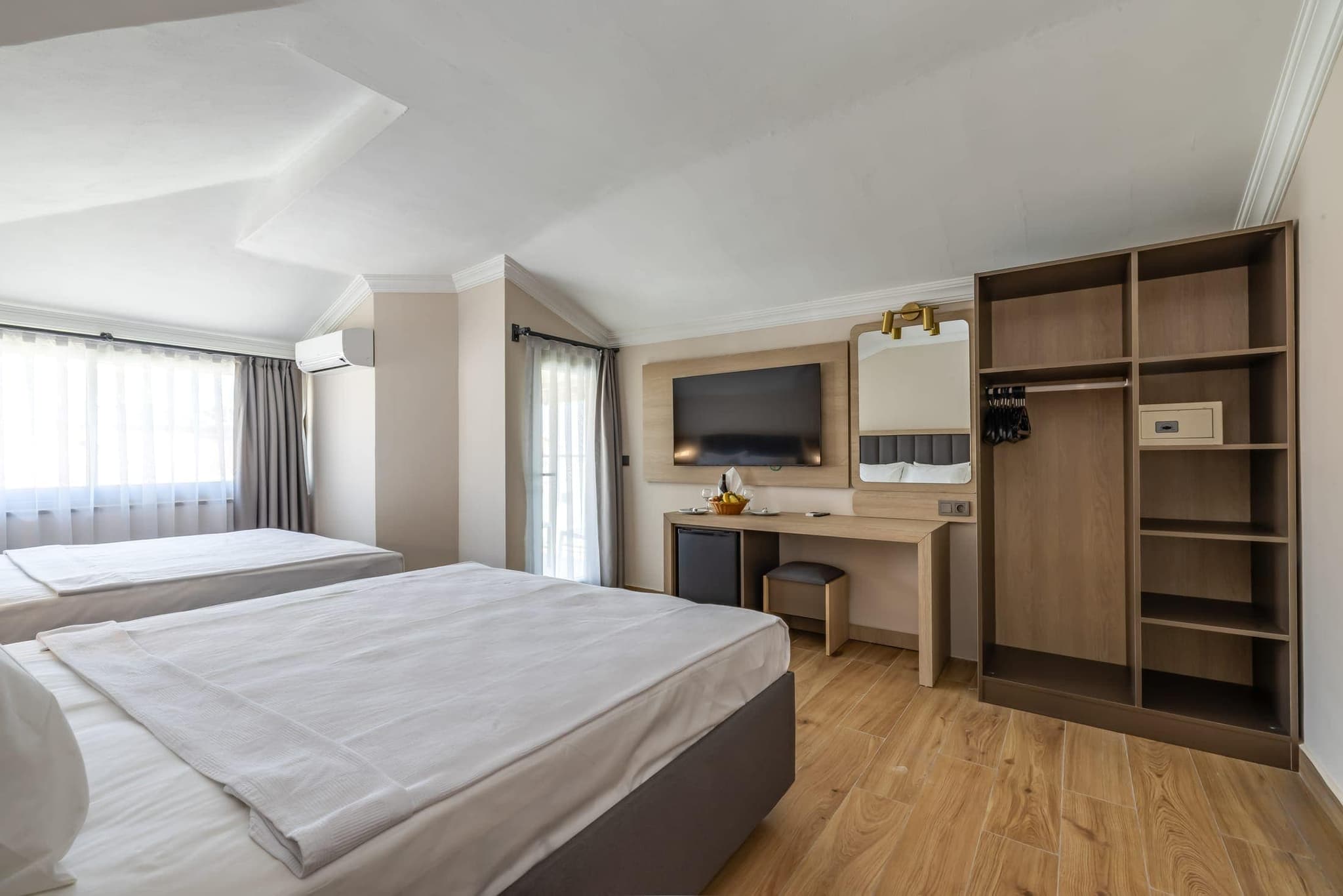 Sarıtaş Hotel konforlu konaklama odası, balkonlu — Alanya