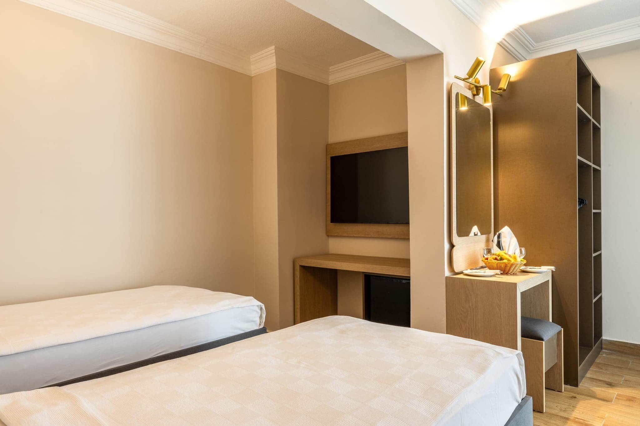 Sarıtaş Hotel konforlu konaklama odası, balkonlu — Alanya