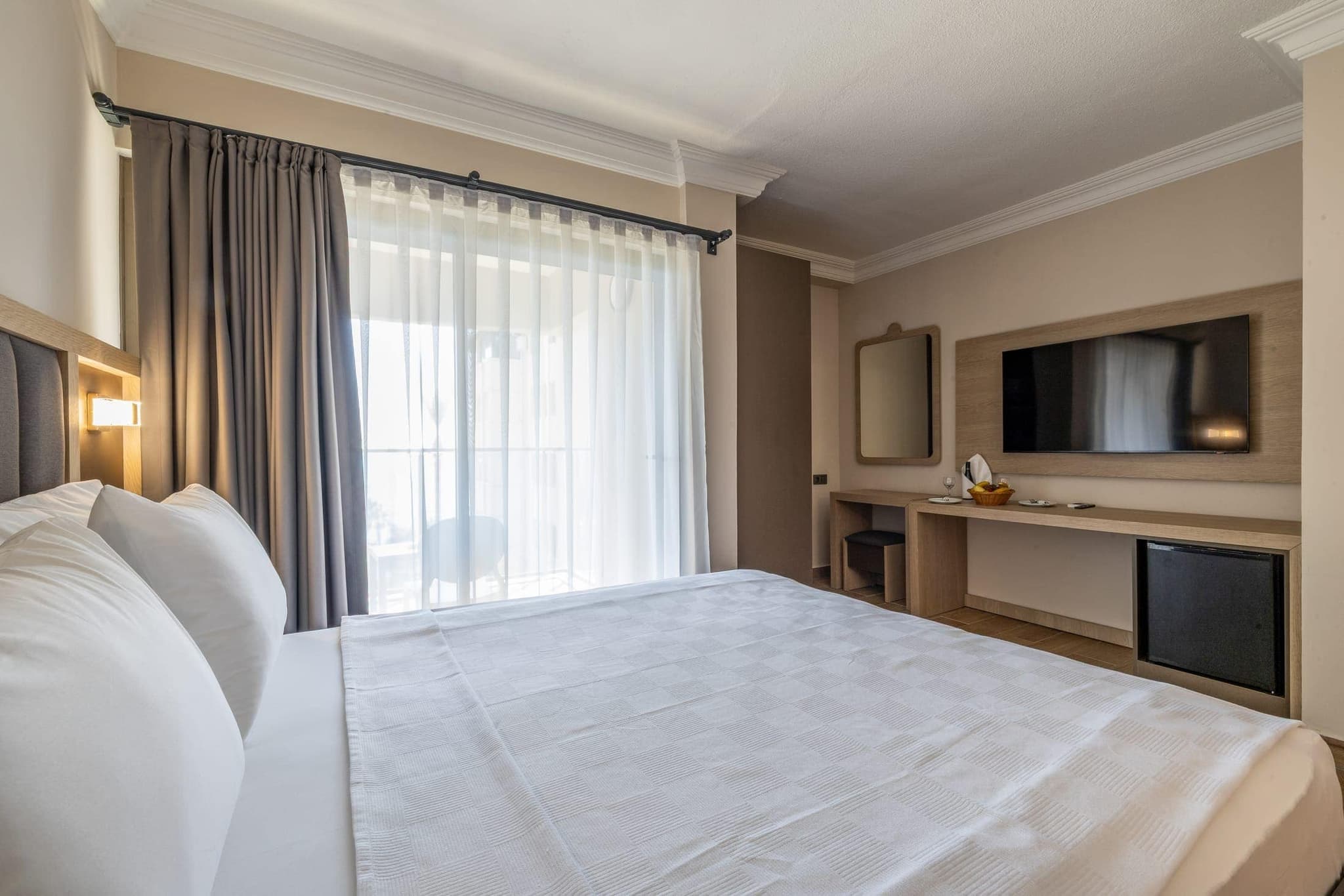 Sarıtaş Hotel konforlu konaklama odası, balkonlu — Alanya