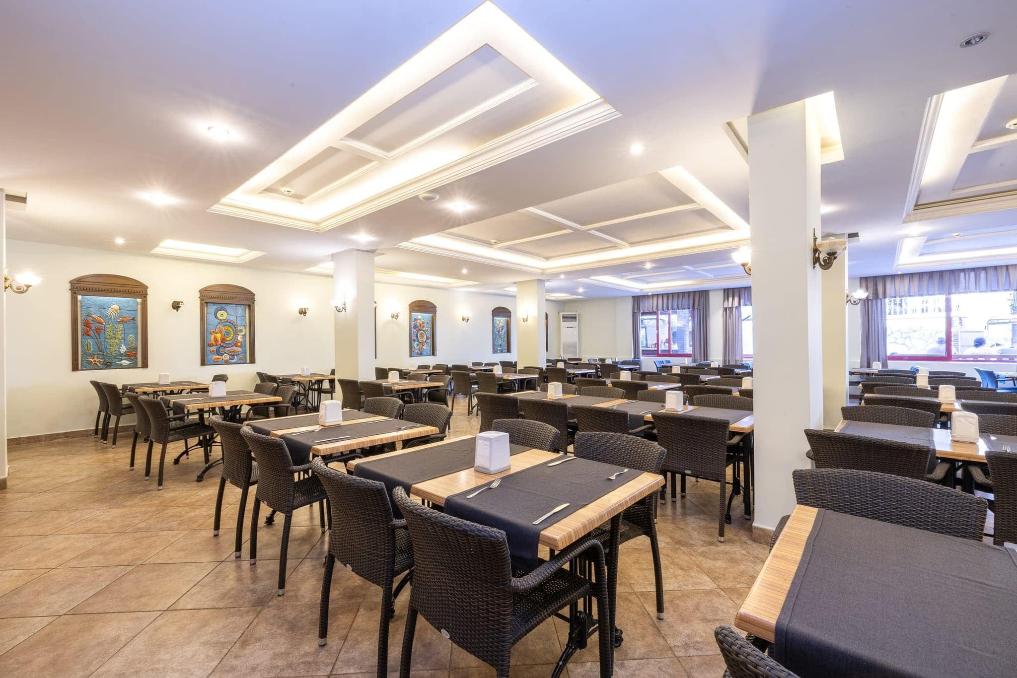 Sarıtaş Hotel ana restoran ve zengin açık büfe — herşey dahil