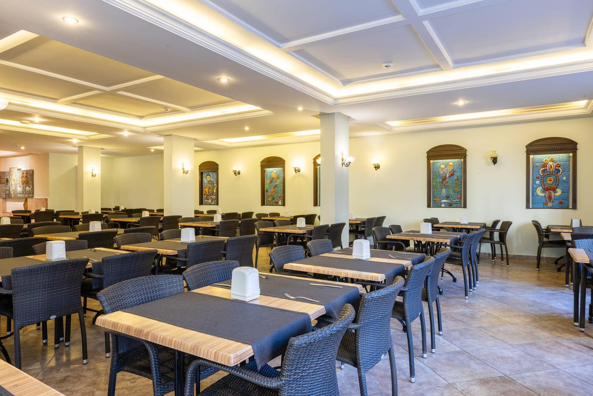 Sarıtaş Hotel ana restoran ve zengin açık büfe — herşey dahil